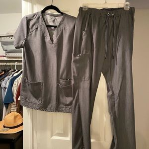 Scrubs and beyond. Size medium set. Straight pant